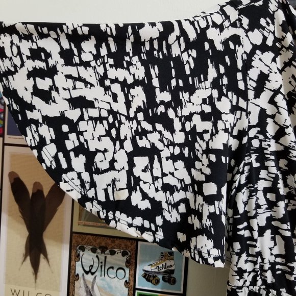 Liz Lange Maternity For Target dress Small abstract draped cowl neck flutter - Picture 3 of 12